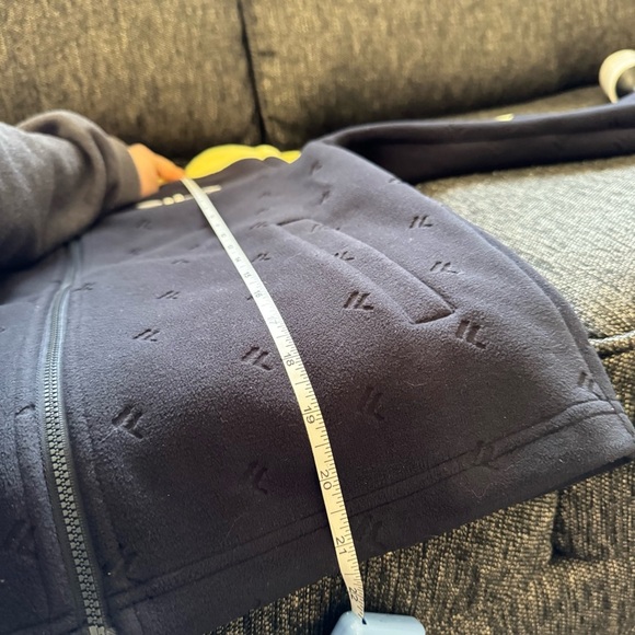 Fila Vincent Van Gogh Black and Yellow Jacket - Picture 6 of 9